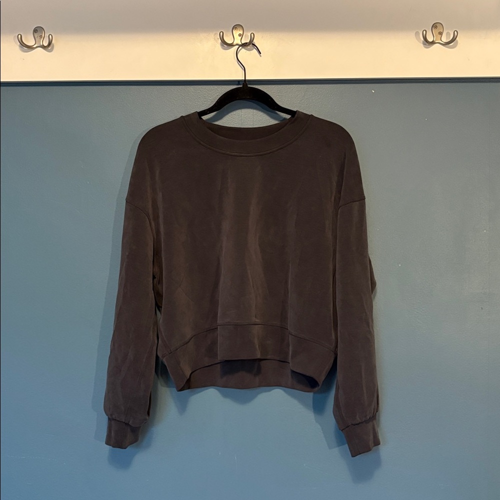 LuLuLemon Dark Grey/Blue Cropped Sweatshirt